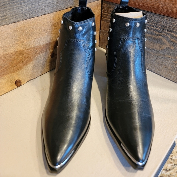 Marc Fisher Black Leather Ankle Booties with Studded Details Womens Size 8 NWOT - Picture 4 of 12